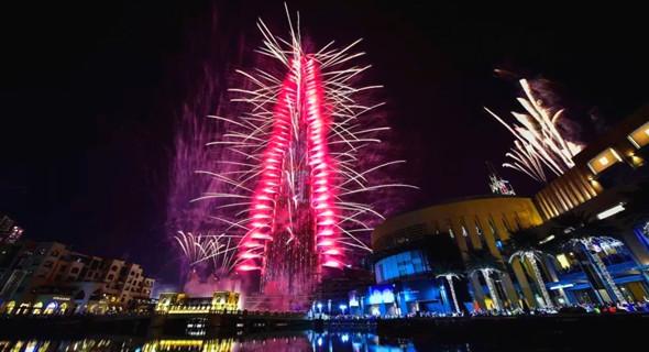 2020迪拜哈利法塔跨年烟花灯光秀